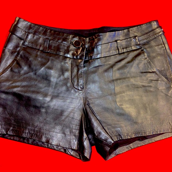 Armani Exchange 100% Lamb Leather Shorts, size 0, color black - Picture 2 of 12